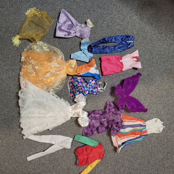 Assorted Barbie clothes. Dresses, outfits, accessories - Picture 4 of 4